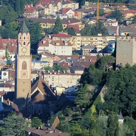 Schwarzplatterhof * Merano
